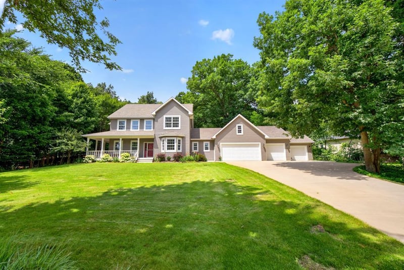 6907 Bluff Ln NW, Rochester, MN 55901