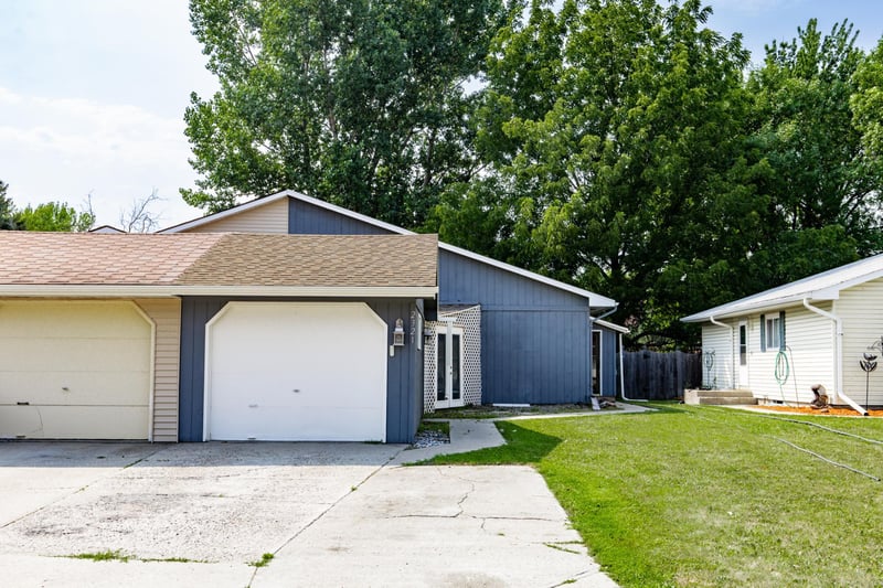 2321 Country Club Pw, Moorhead, MN 56560