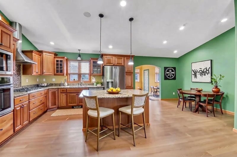 3902 6th St S, Moorhead, MN 56560