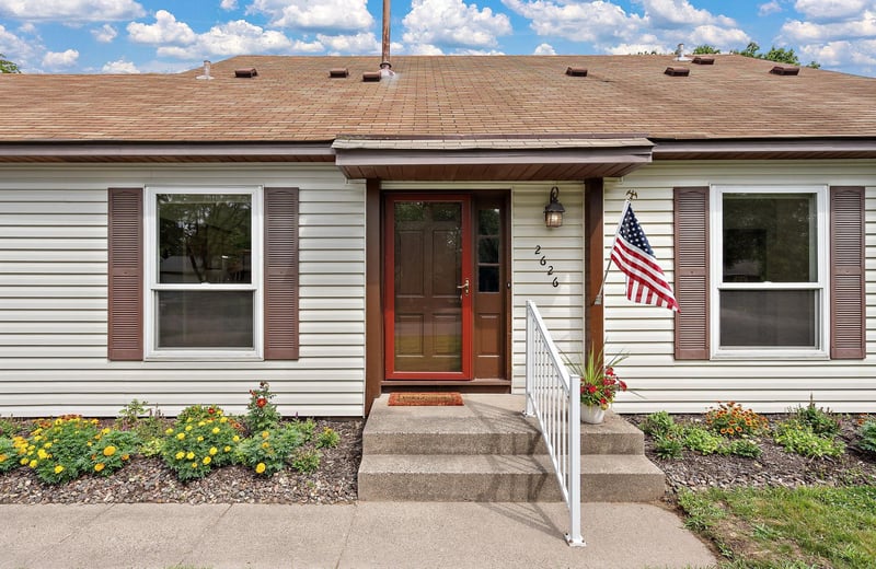 2626 Edgewood Ct, Stillwater, MN 55082