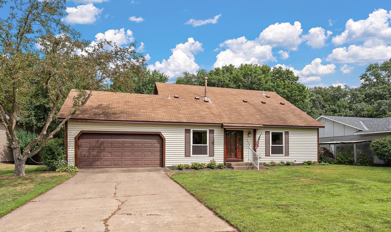 2626 Edgewood Ct, Stillwater, MN 55082