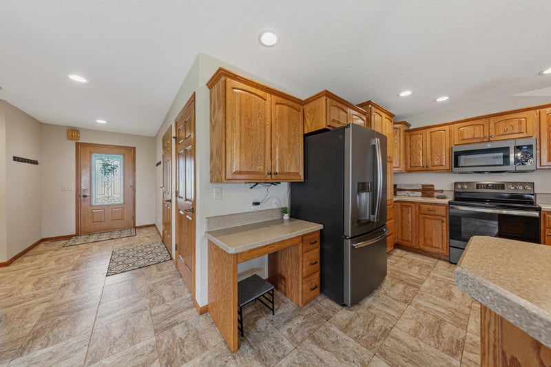580 Southwind Dr, Fairmont, MN 56031