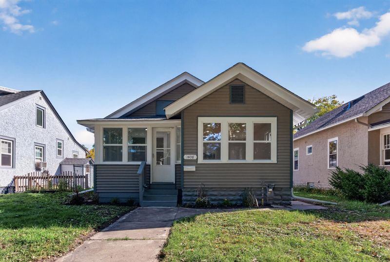 1408 Arona St, Saint Paul, MN 55108