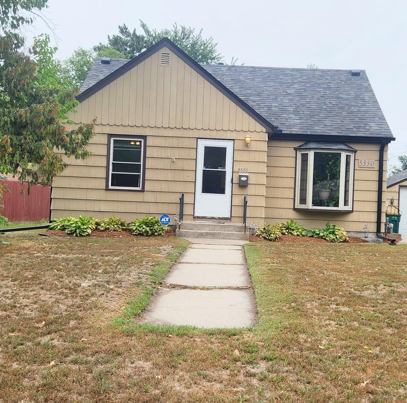 5330 Georgia Ave N, Crystal, MN 55428