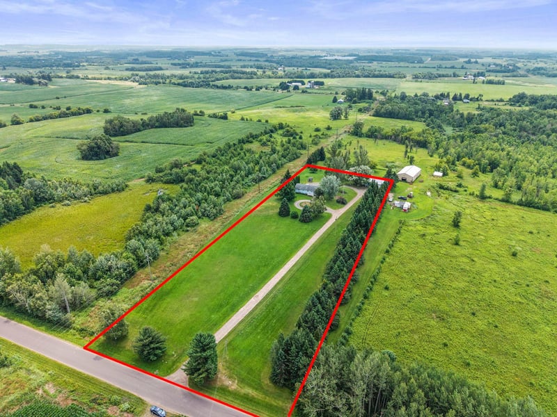 549 21st Ave, Cumberland, WI 54829
