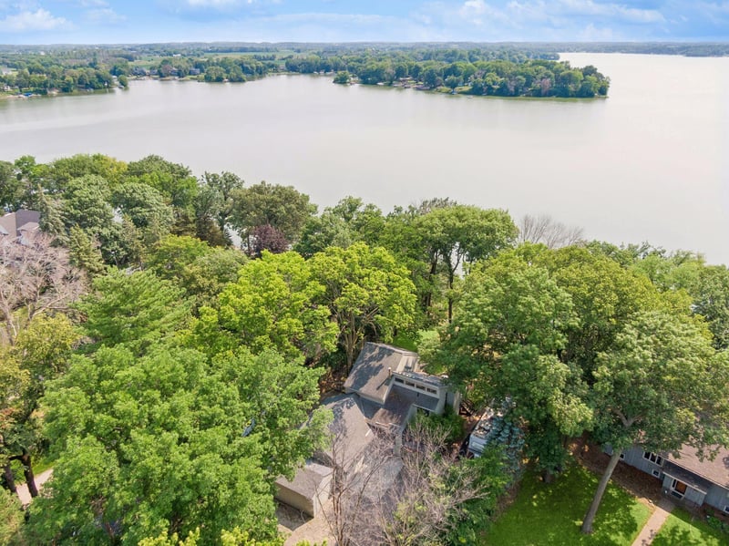 24150 E Cedar Lake Dr, New Prague, MN 56071
