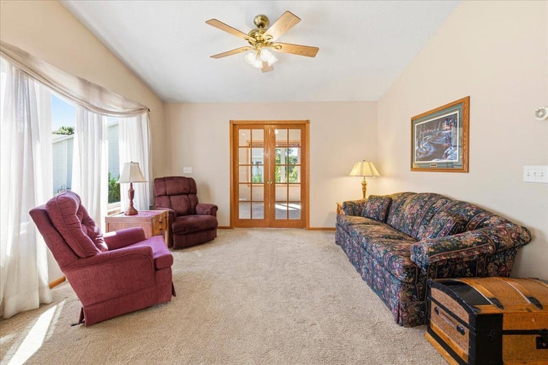331 Sunfish Ln, Winsted, MN 55395