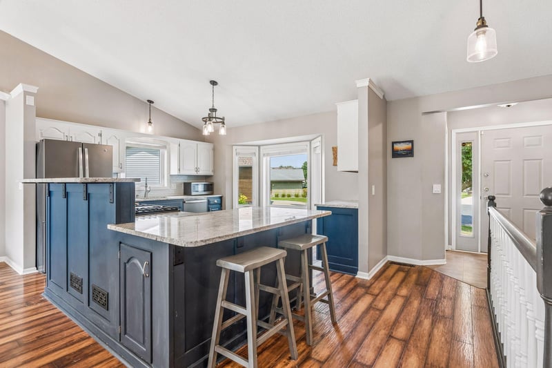 9203 Xenium Ln N, Maple Grove, MN 55369