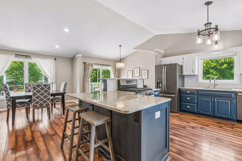 9203 Xenium Ln N, Maple Grove, MN 55369