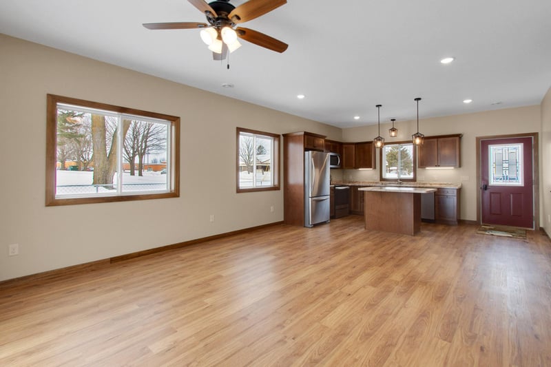 411 Bullis St, Kenyon, MN 55946