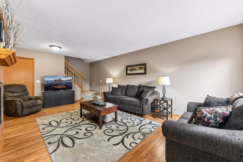 9449 Jewel Ln N, Maple Grove, MN 55311