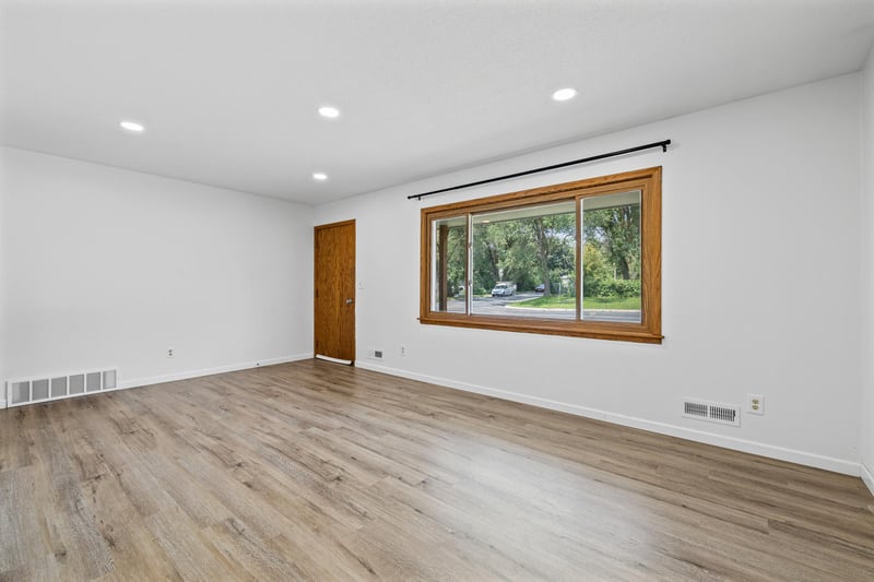 4321 Pleasant St SE, Prior Lake, MN 55372