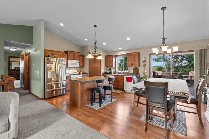 1050 Mallard St NE, Hanover, MN 55341