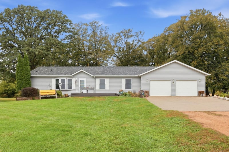 14971 Nature Ave, Glencoe, MN 55336