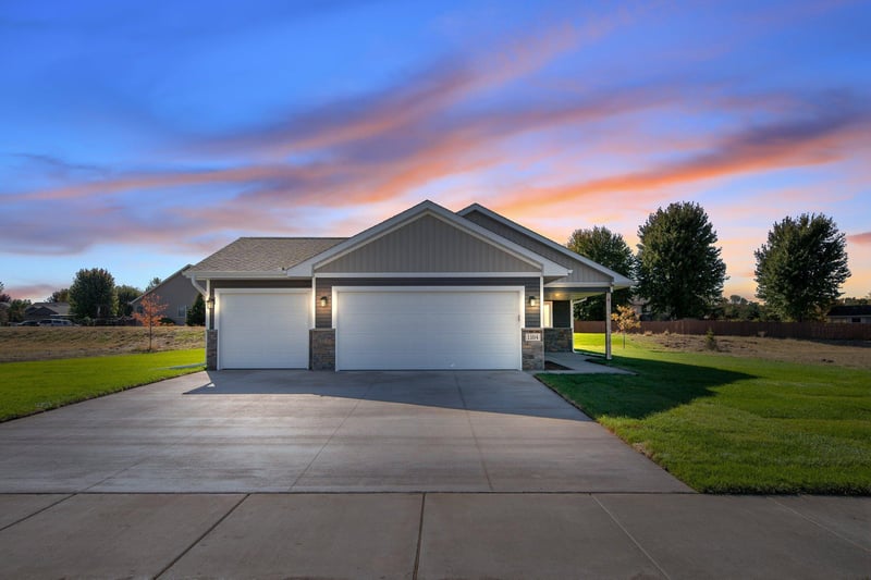 301 Gateway Pw, Osceola, WI 54020