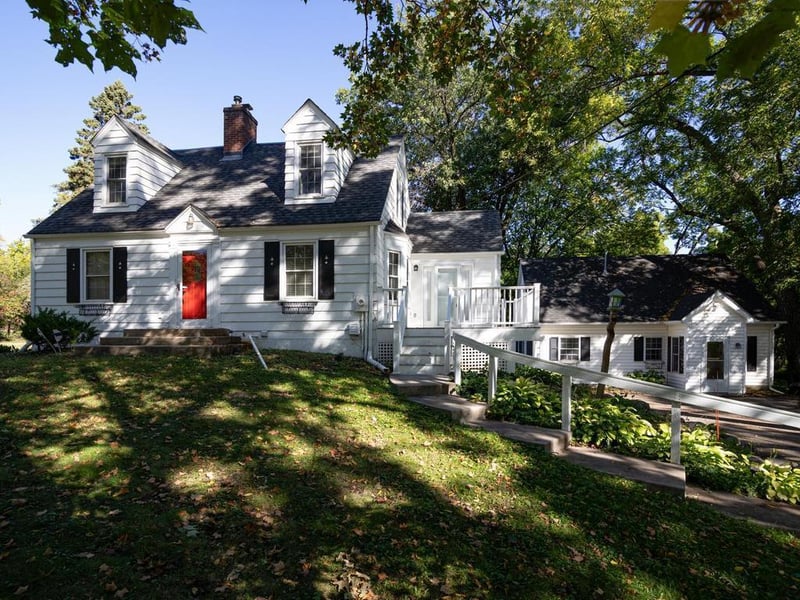 26270 Smithtown Rd, Excelsior, MN 55331