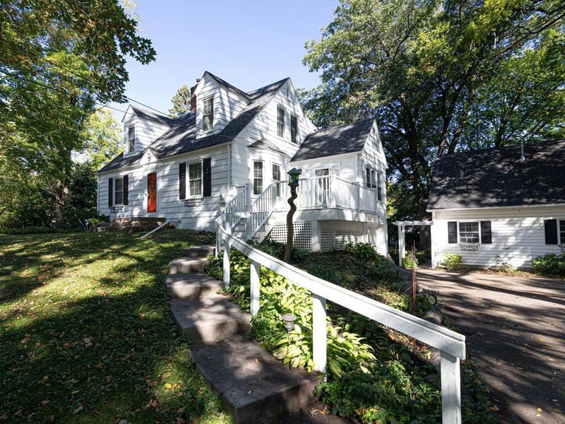 26270 Smithtown Rd, Excelsior, MN 55331