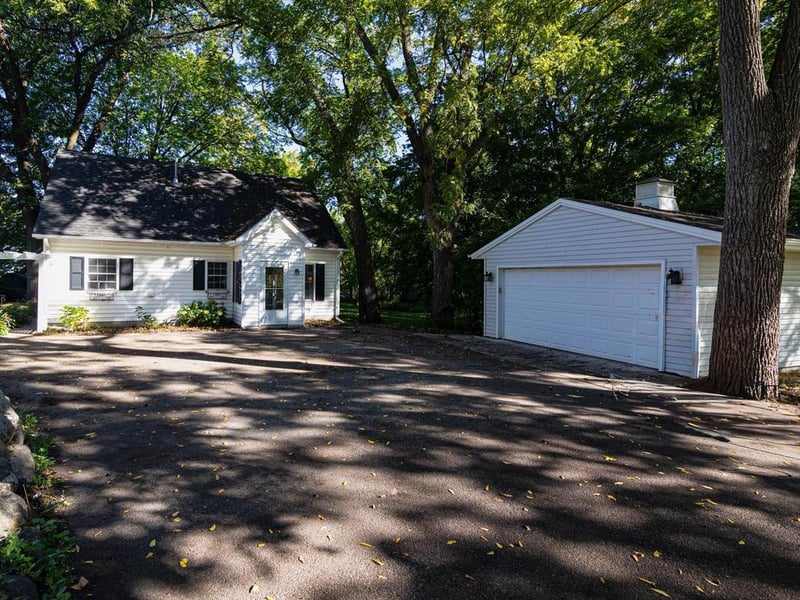 26270 Smithtown Rd, Excelsior, MN 55331