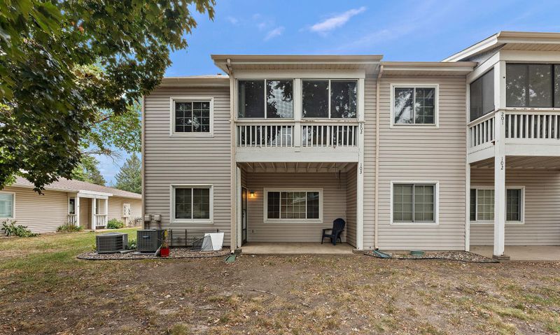 4100 3rd St NE #103, Columbia Heights, MN 55421