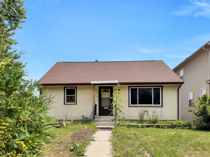 1644 Woodbridge St, Saint Paul, MN 55117