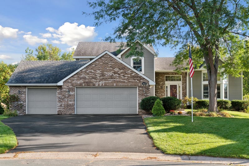 8659 Quinwood Ln N, Maple Grove, MN 55369