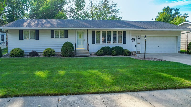 1407 9th St NW, Austin, MN 55912