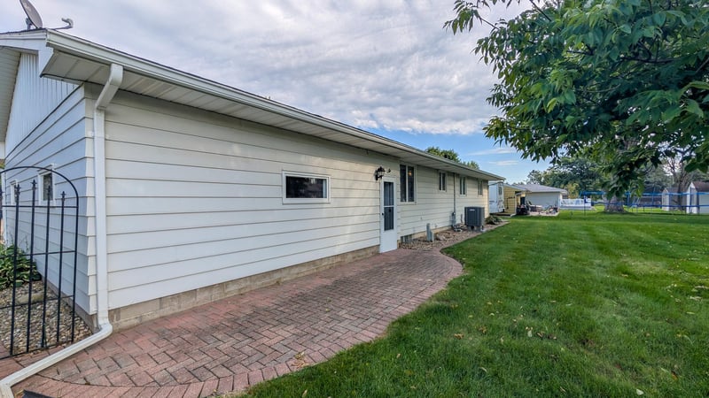 1407 9th St NW, Austin, MN 55912