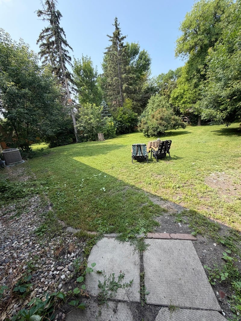 805 Elm Ave S, Hallock, MN 56728