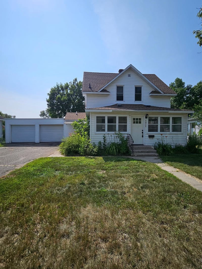 1015 1st St SE, Wadena, MN 56482