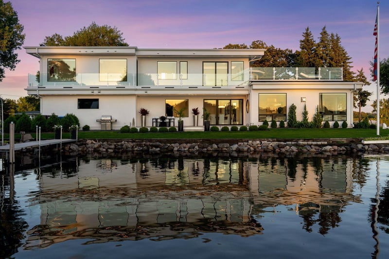 2492 Bantas Point Rd, Wayzata, MN 55391