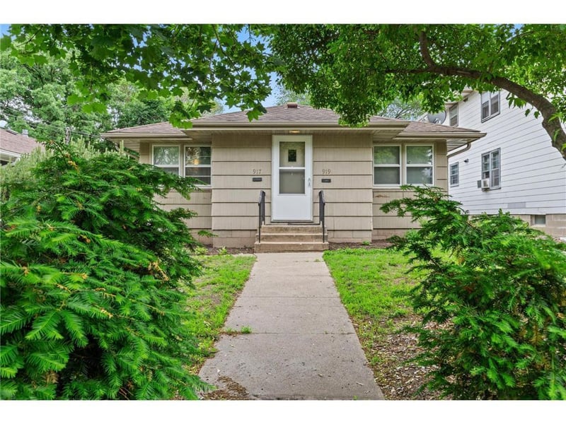 917-919 Weeks Ave SE, Minneapolis, MN 55414