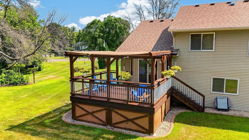 37336 Ivy Trl, North Branch, MN 55056