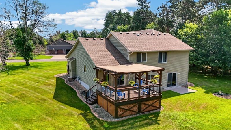 37336 Ivy Trl, North Branch, MN 55056