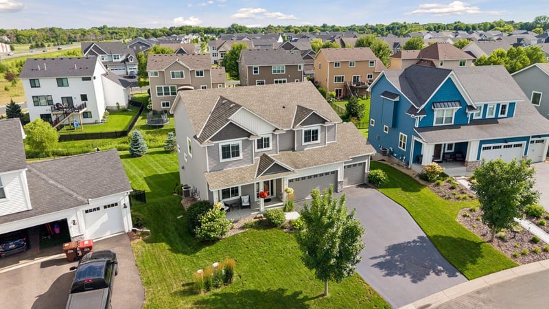 3212 Linden Ln N, Lake Elmo, MN 55042