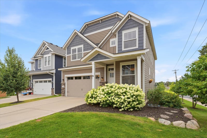 7495 Laurel Point, Golden Valley, MN 55426
