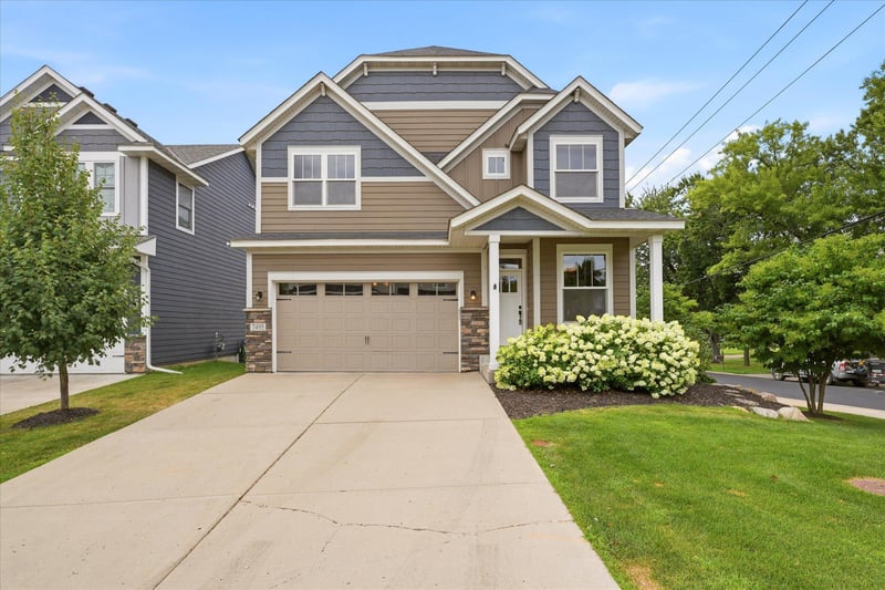 7495 Laurel Point, Golden Valley, MN 55426