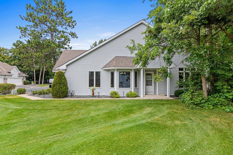2644 Rivers Bluff Ln, Anoka, MN 55303