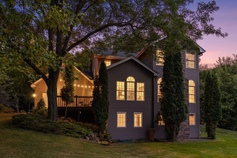 260 Mountain Way, Chanhassen, MN 55317