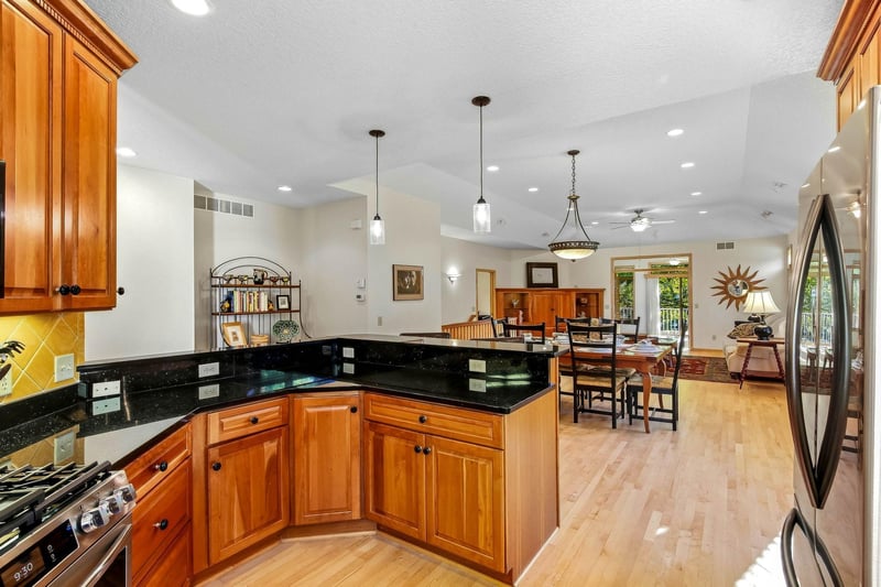 14802 Margaret Pl, Minnetonka, MN 55345
