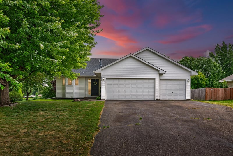 10607 56th St NE, Albertville, MN 55301