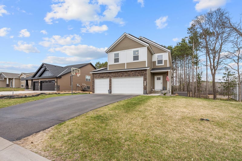 26561 8th St, Zimmerman, MN 55398