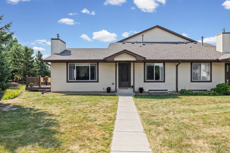 6775 Gretchen Ln N, Oakdale, MN 55128