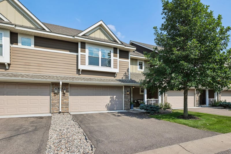 3247 Red Oak Trl, Medina, MN 55340