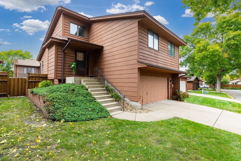 5361 Emerald Way, Apple Valley, MN 55124