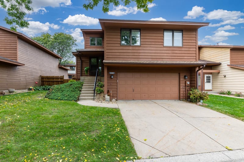 5361 Emerald Way, Apple Valley, MN 55124