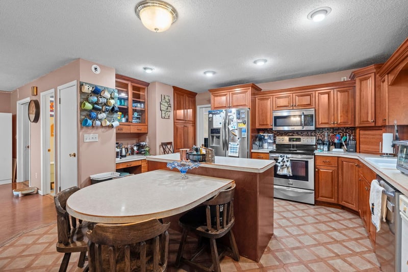 436 9th St S, Waite Park, MN 56387