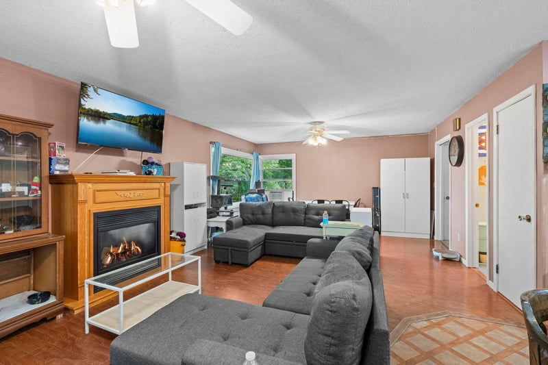 436 9th St S, Waite Park, MN 56387