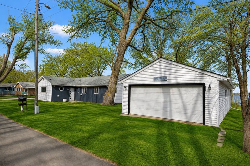 7277 100th Ave SE, Clear Lake, MN 55319