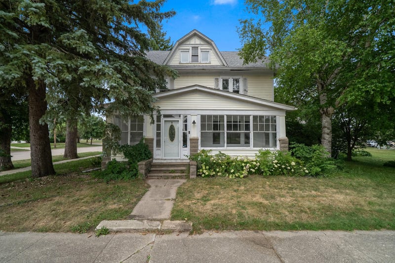 224 2nd Ave SE, Pipestone, MN 56164