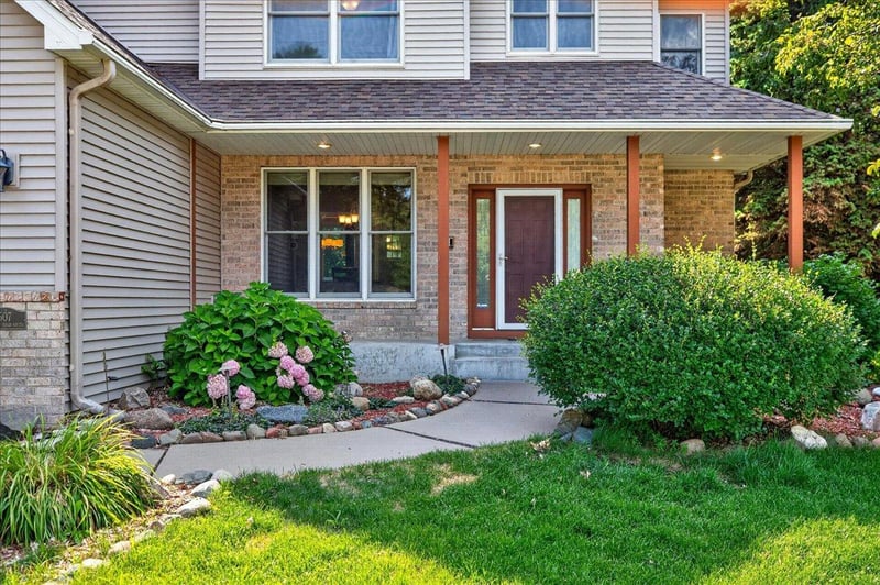 507 Dorland Rd S, Maplewood, MN 55119